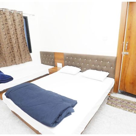 Premium Hotel Ujjain - G A R I M A - Near Mahakal Temple And Rivar - Railway Station - Hygiene & Spacious Room - With Wifi- And Parking Facilities - Best Hotel In Удджайн Екстер'єр фото
