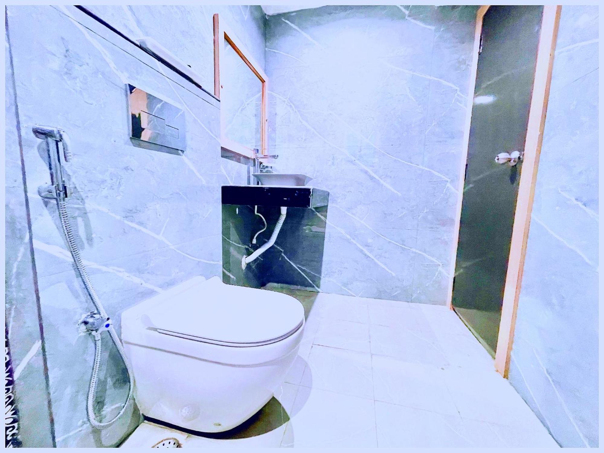 Premium Hotel Ujjain - G A R I M A - Near Mahakal Temple And Rivar - Railway Station - Hygiene & Spacious Room - With Wifi- And Parking Facilities - Best Hotel In Удджайн Екстер'єр фото