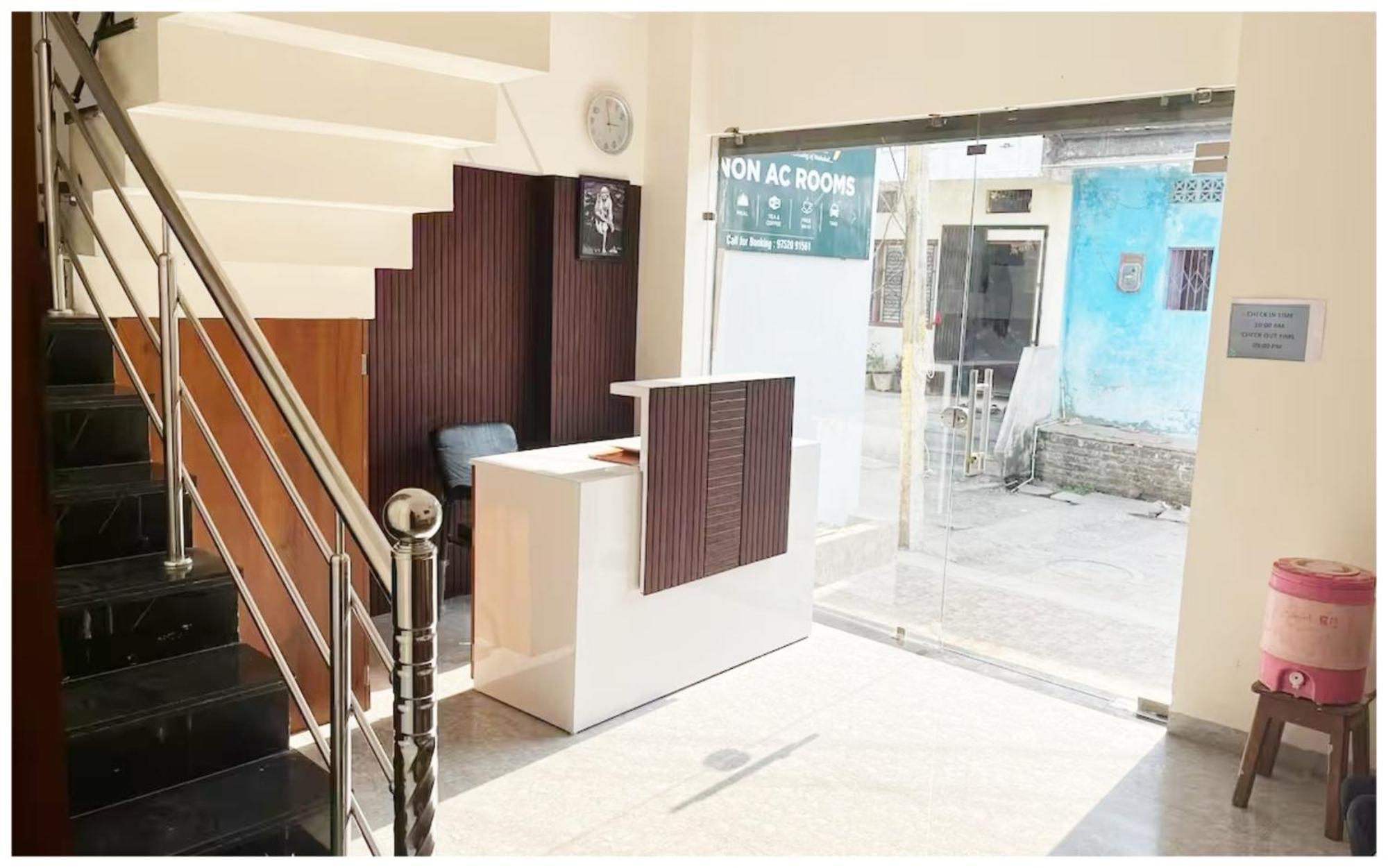 Premium Hotel Ujjain - G A R I M A - Near Mahakal Temple And Rivar - Railway Station - Hygiene & Spacious Room - With Wifi- And Parking Facilities - Best Hotel In Удджайн Екстер'єр фото