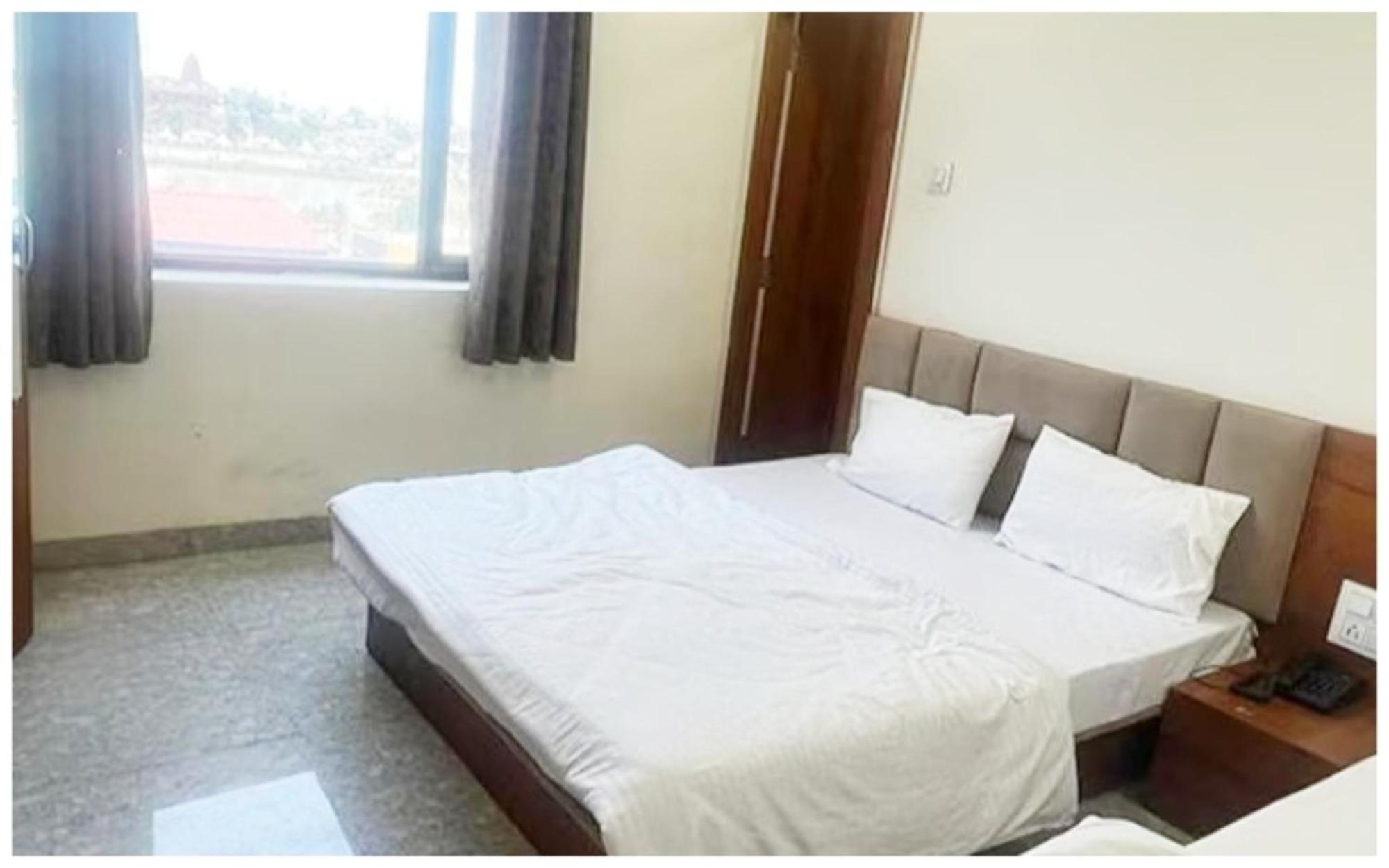 Premium Hotel Ujjain - G A R I M A - Near Mahakal Temple And Rivar - Railway Station - Hygiene & Spacious Room - With Wifi- And Parking Facilities - Best Hotel In Удджайн Екстер'єр фото