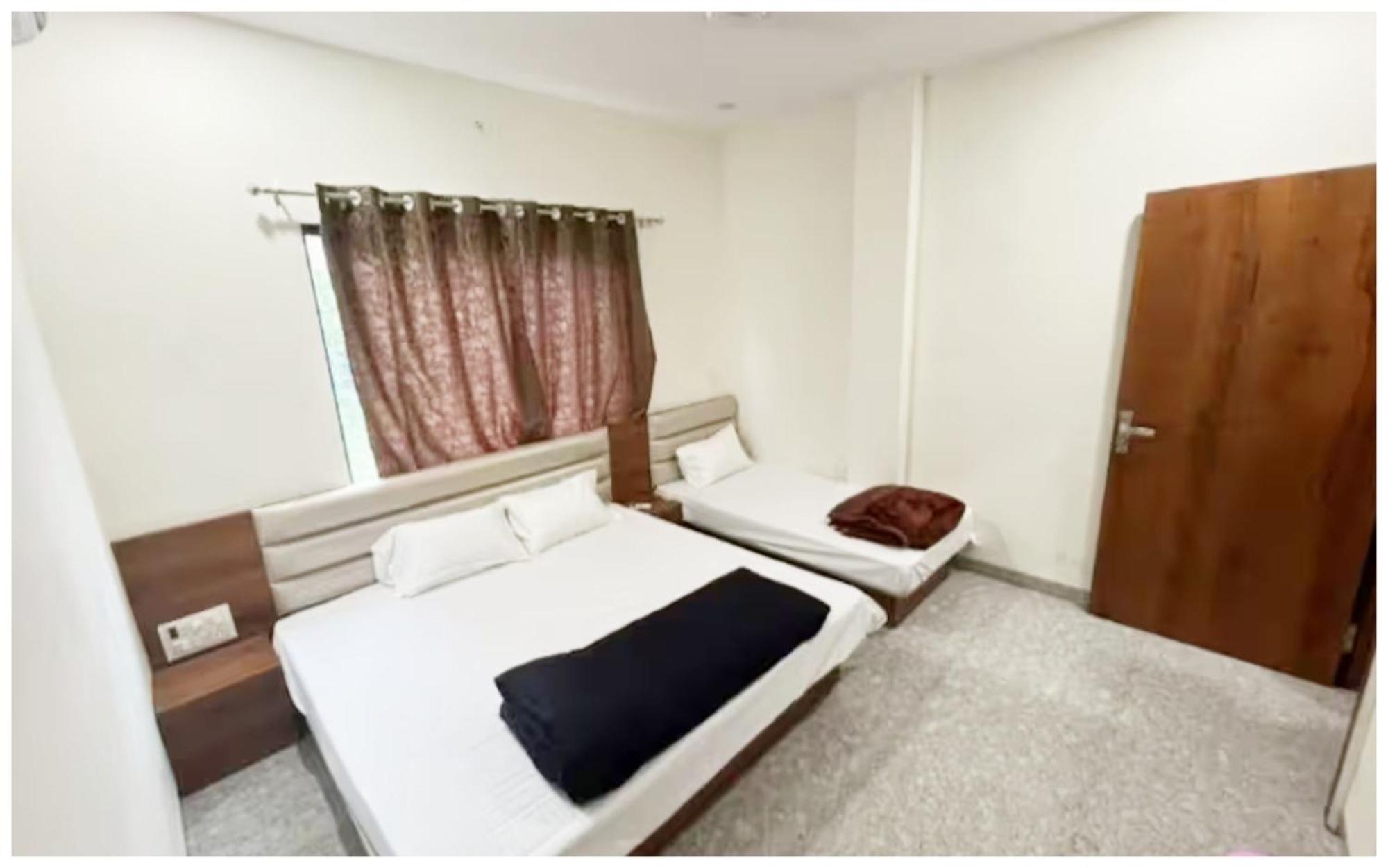 Premium Hotel Ujjain - G A R I M A - Near Mahakal Temple And Rivar - Railway Station - Hygiene & Spacious Room - With Wifi- And Parking Facilities - Best Hotel In Удджайн Екстер'єр фото